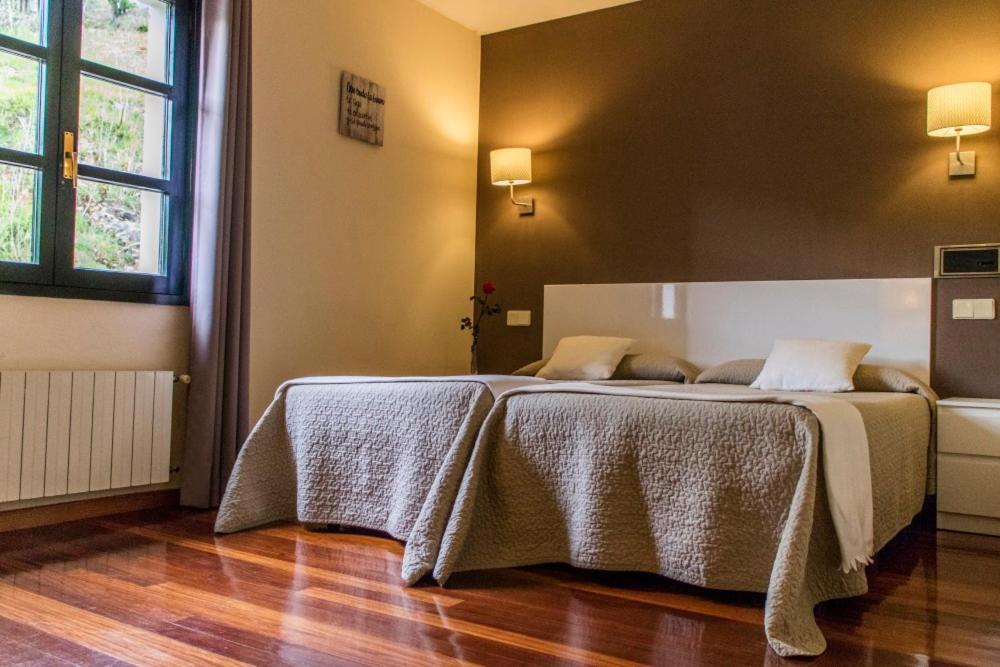 Hotel Montanas De Covadonga Onís Dış mekan fotoğraf